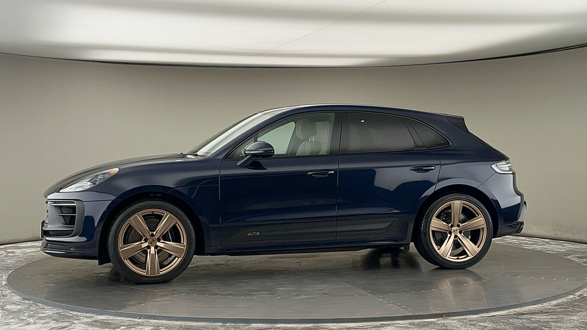 More views of Porsche Macan