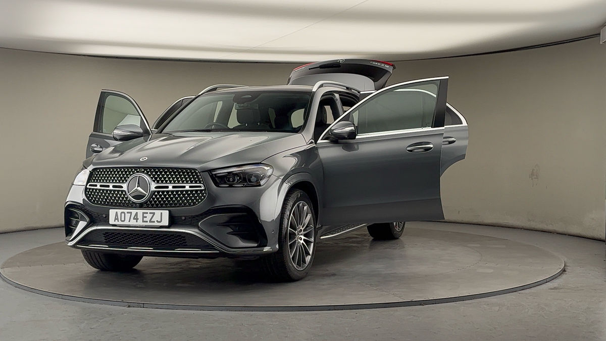 More views of Mercedes-Benz GLE