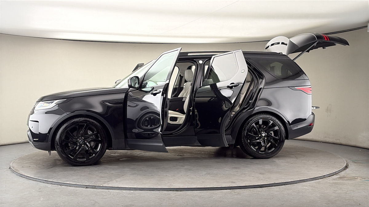 More views of Land Rover Discovery