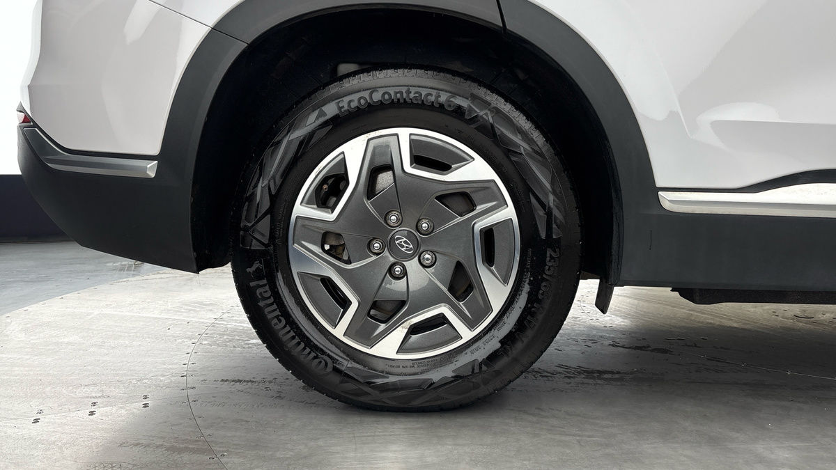 Hyundai Santa Fe Image 10