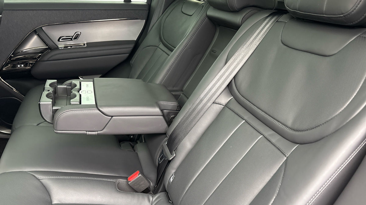 Land Rover Range Rover Sport Image 9