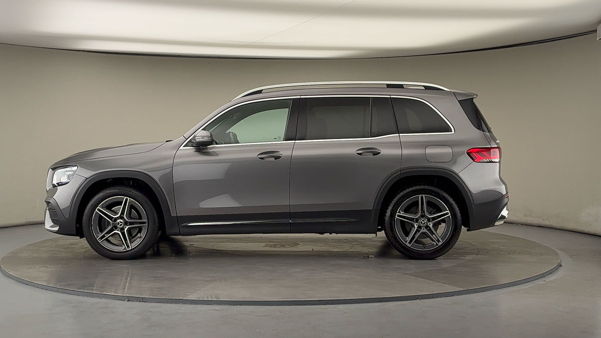 Mercedes-Benz GLB Image 15