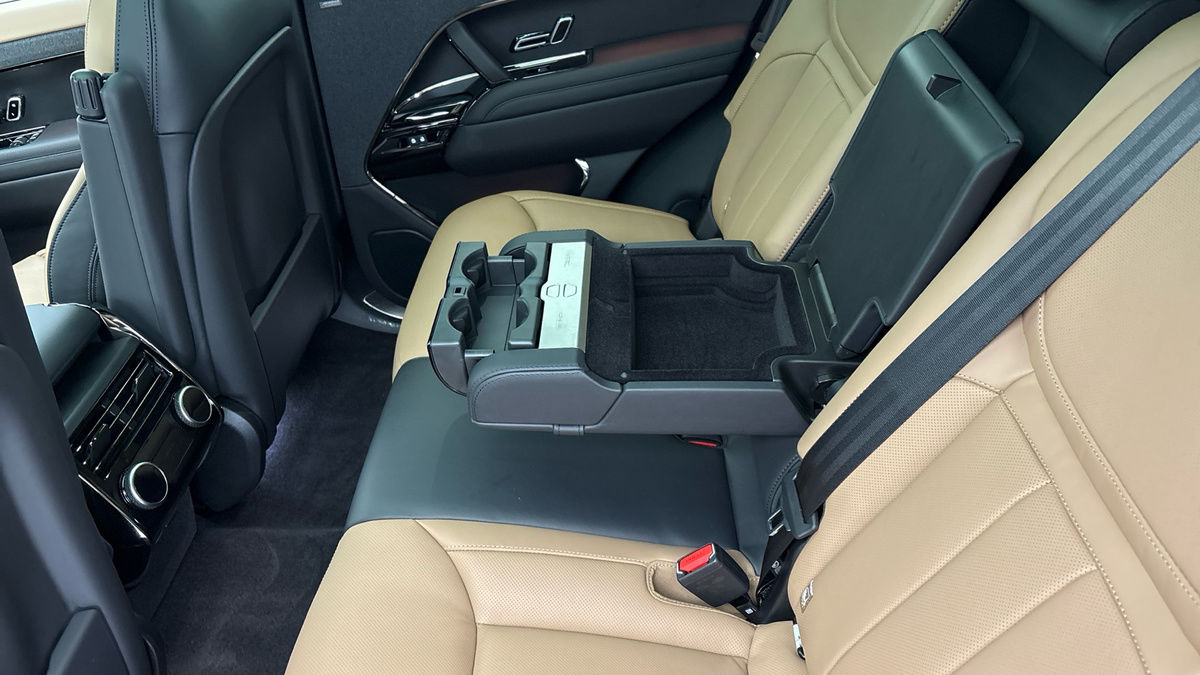 Land Rover Range Rover Sport Image 9