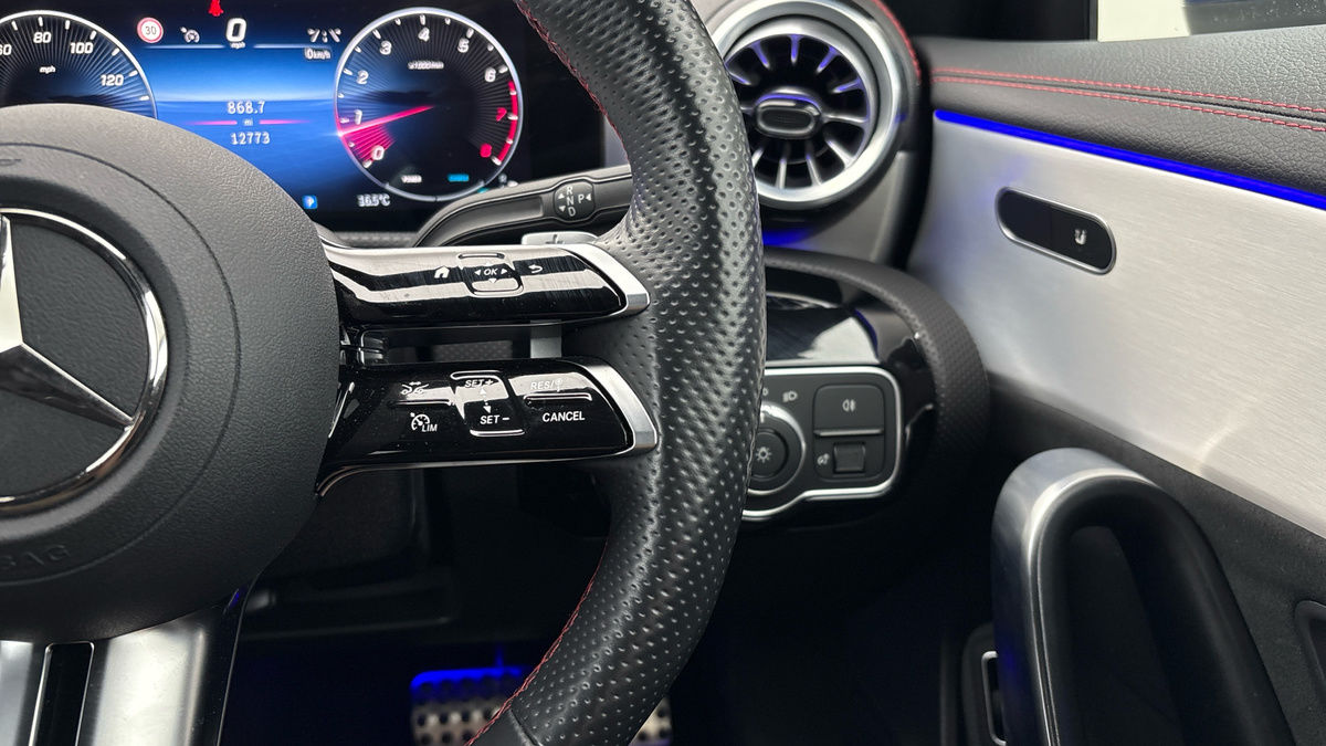 Mercedes-Benz CLA Image 14