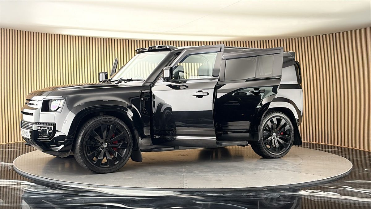 More views of Land Rover Defender 110