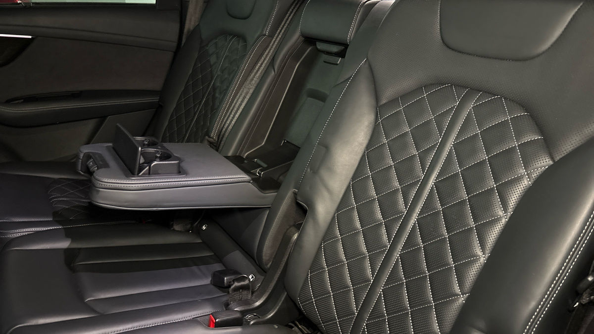 Audi Q7 Image 9