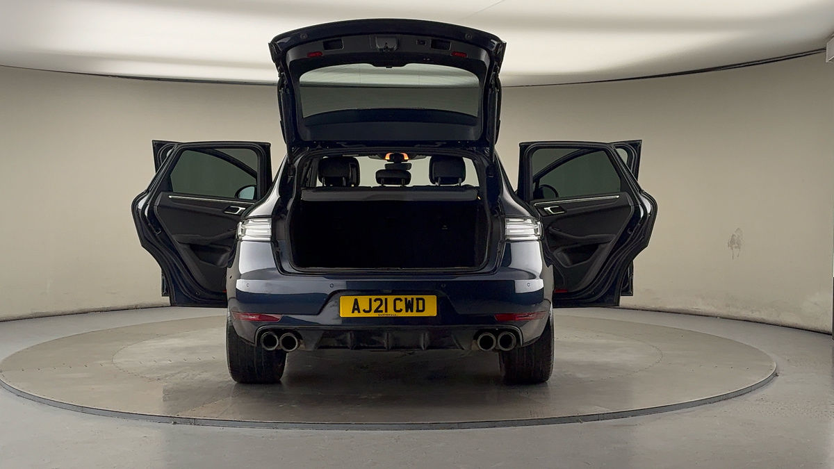 More views of Porsche Macan