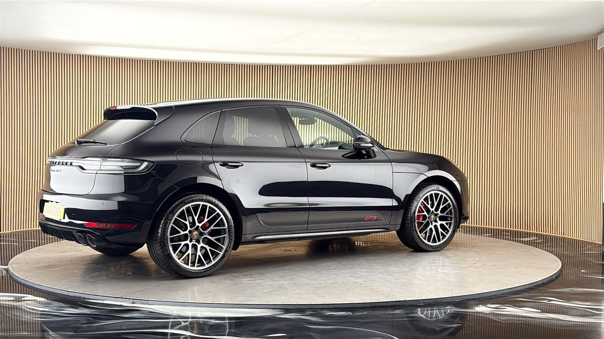 More views of Porsche Macan