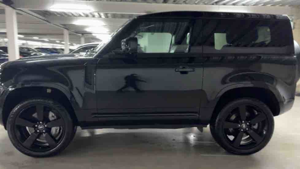 More views of Land Rover Defender 90