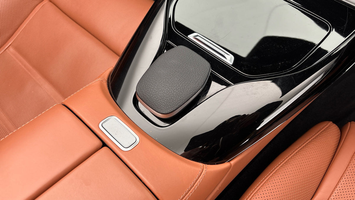 Mercedes-Benz SL Image 30