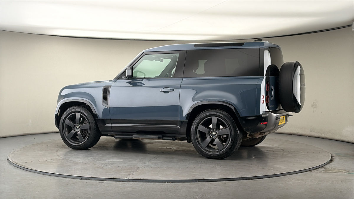 More views of Land Rover Defender 90