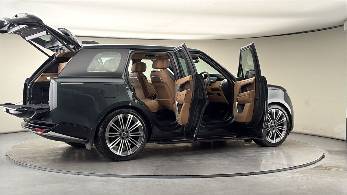 More views of Land Rover Range Rover