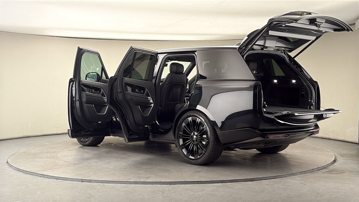 More views of Land Rover Range Rover