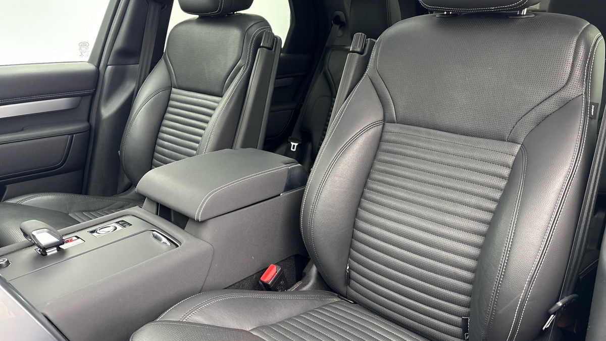 Land Rover Discovery Image 7