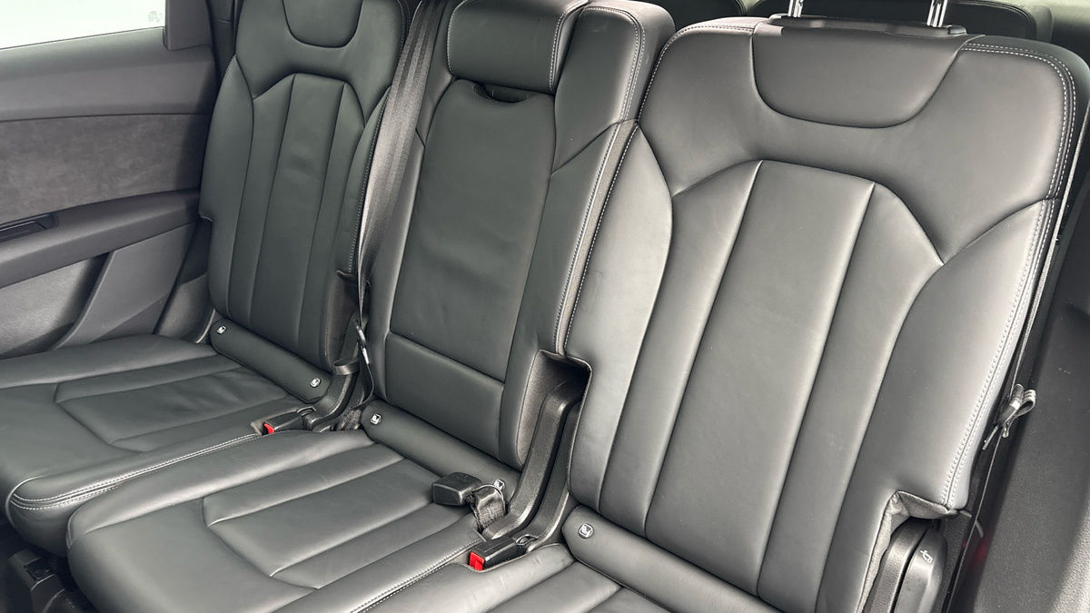 Audi Q7 Image 8