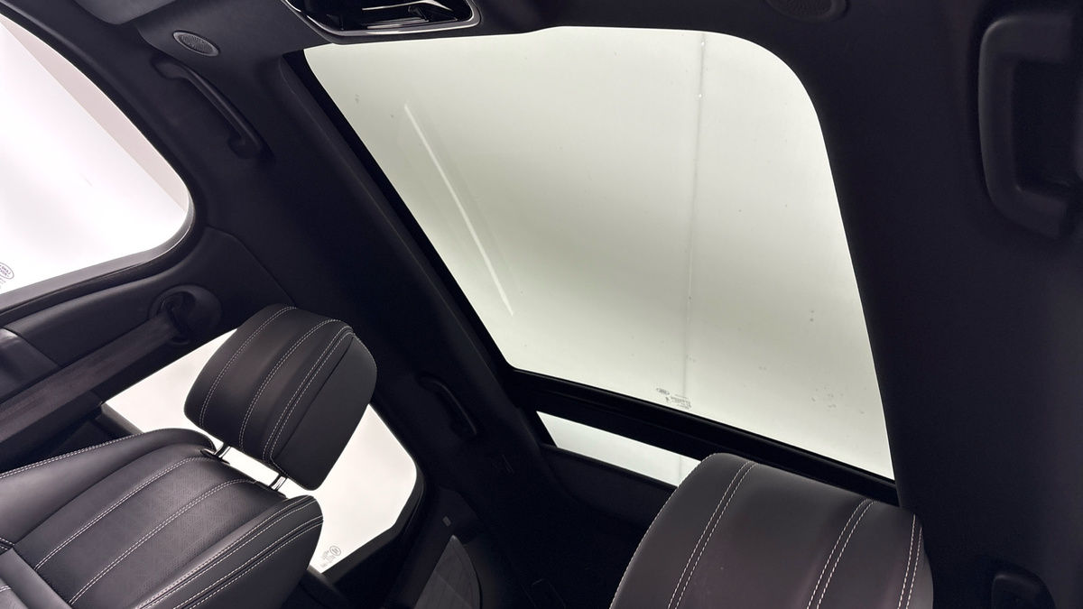 Land Rover Range Rover Velar Image 6