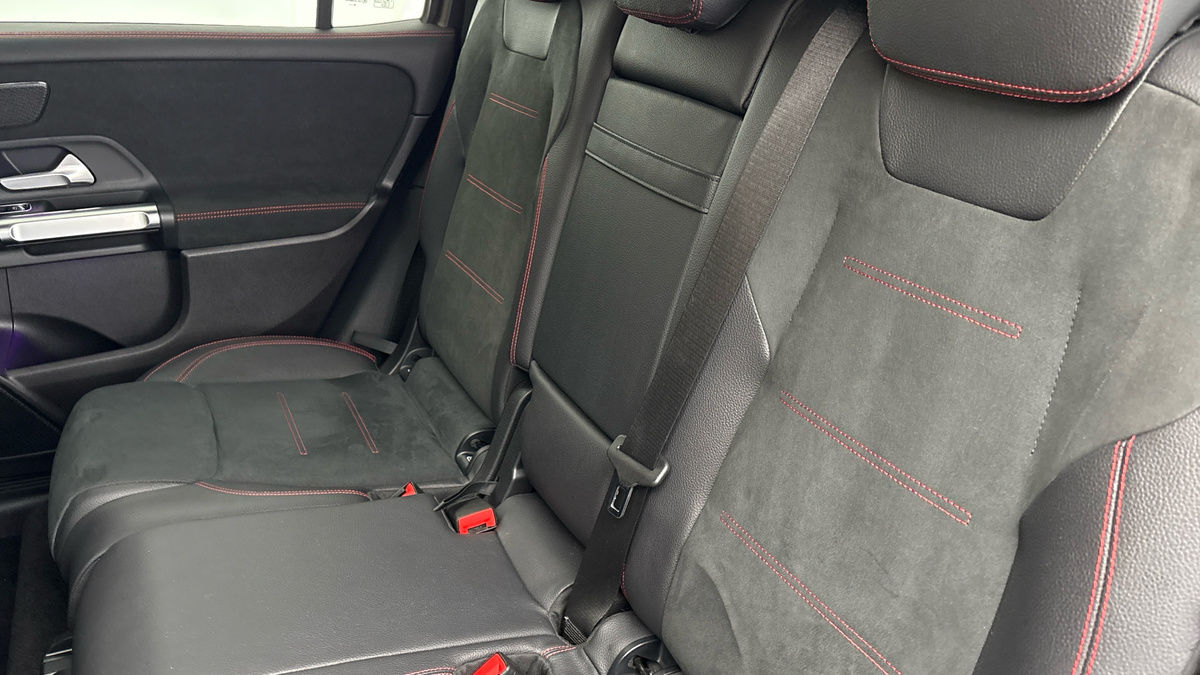 Mercedes-Benz GLB Image 8