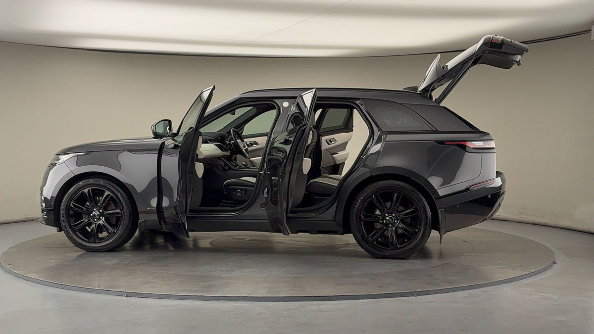 More views of Land Rover Range Rover Velar