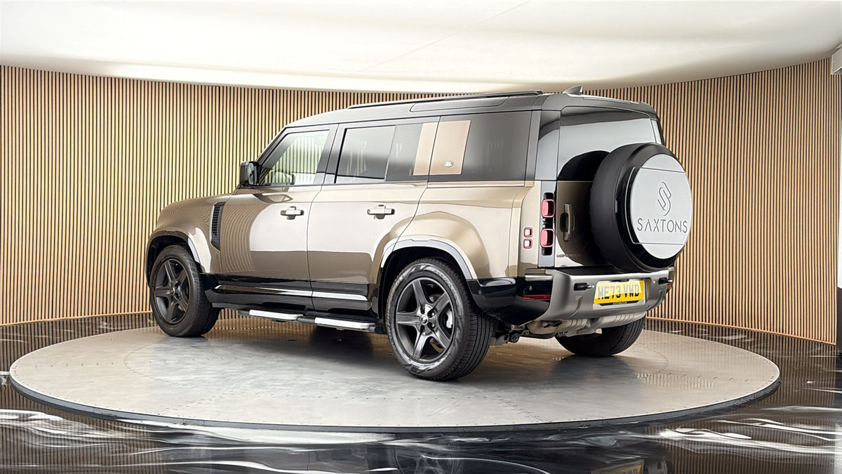 More views of Land Rover Defender 110