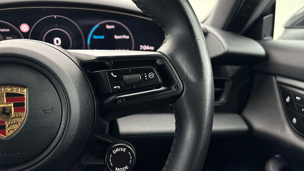 Porsche Taycan Image 14