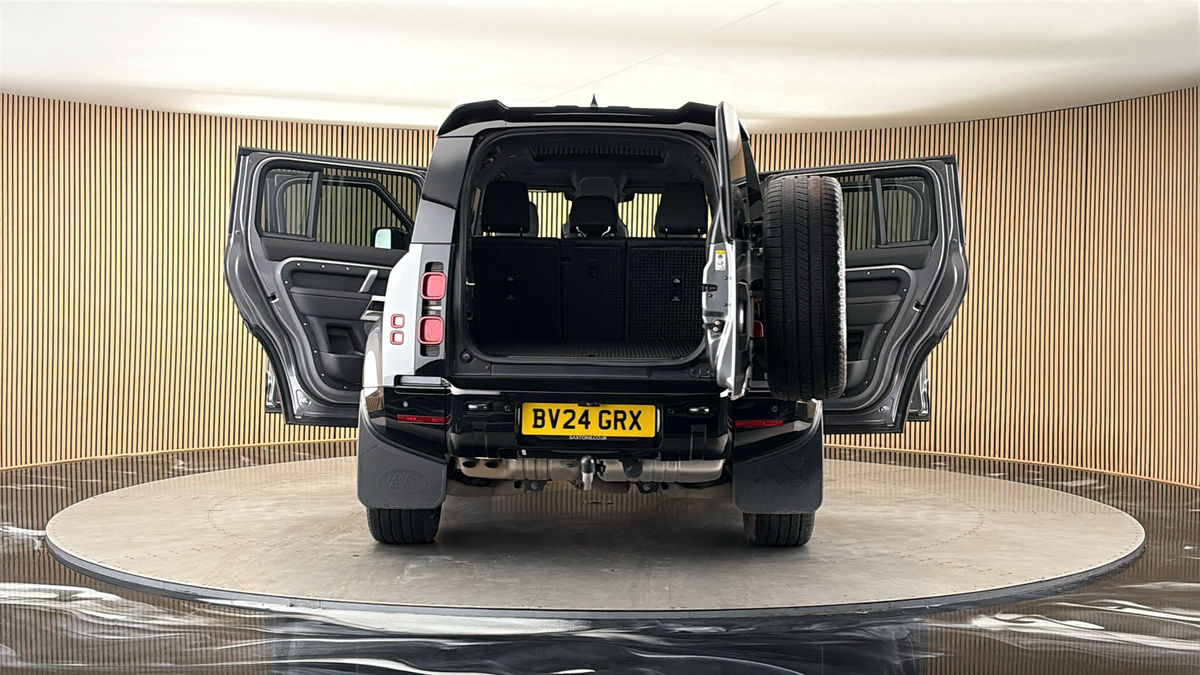 More views of Land Rover Defender 110