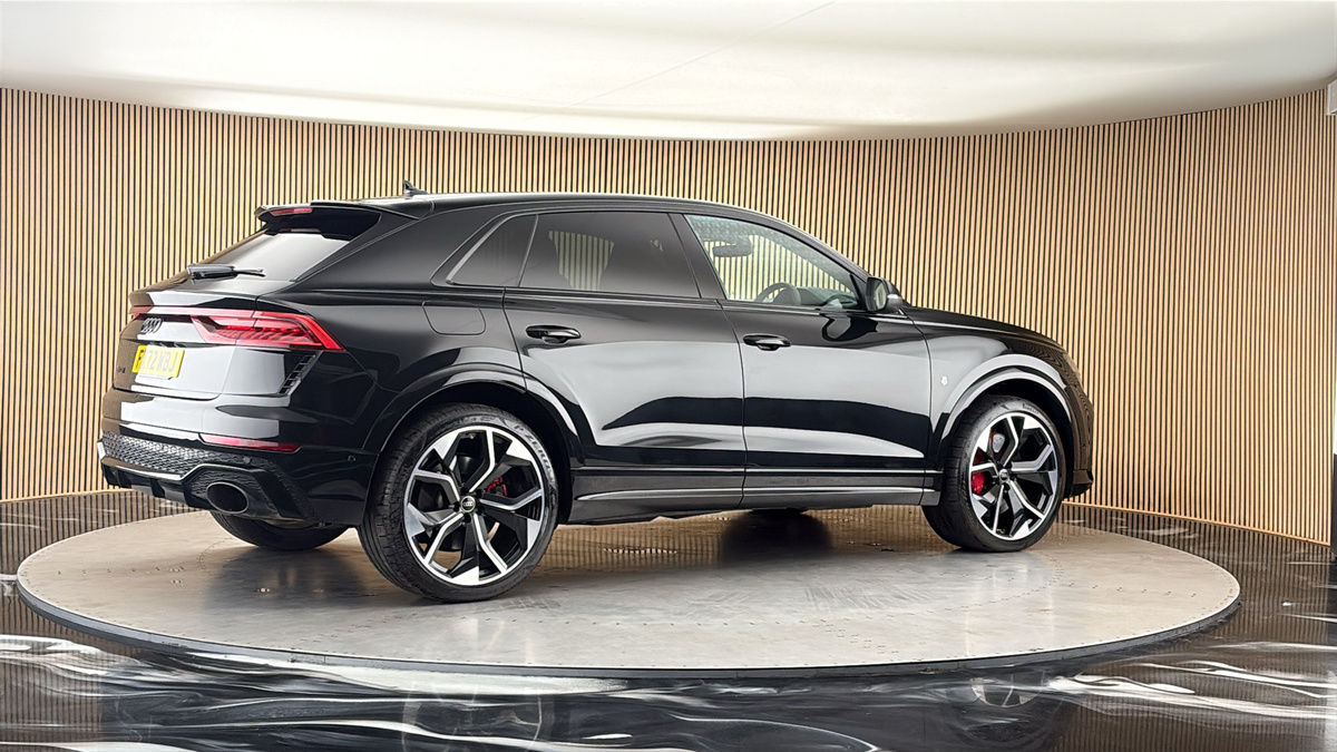 More views of Audi RSQ8