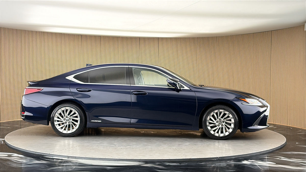 More views of Lexus ES