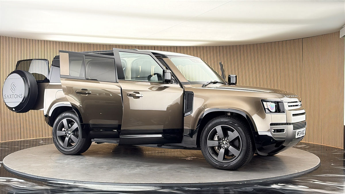 More views of Land Rover Defender 110