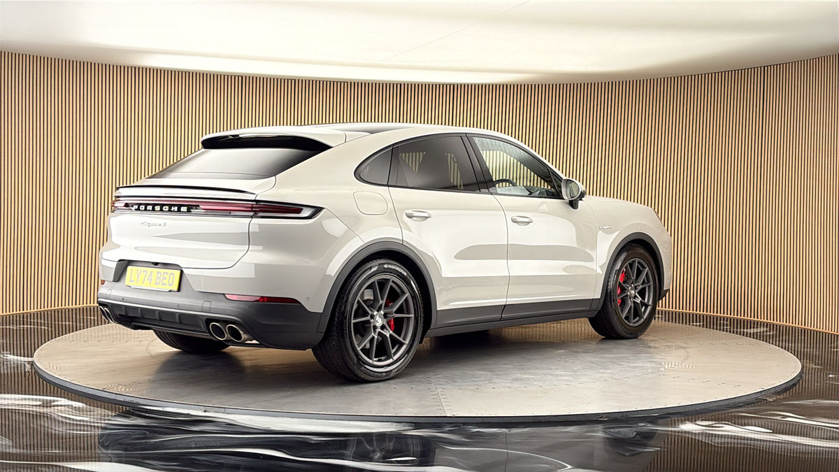 Porsche Cayenne Image 21