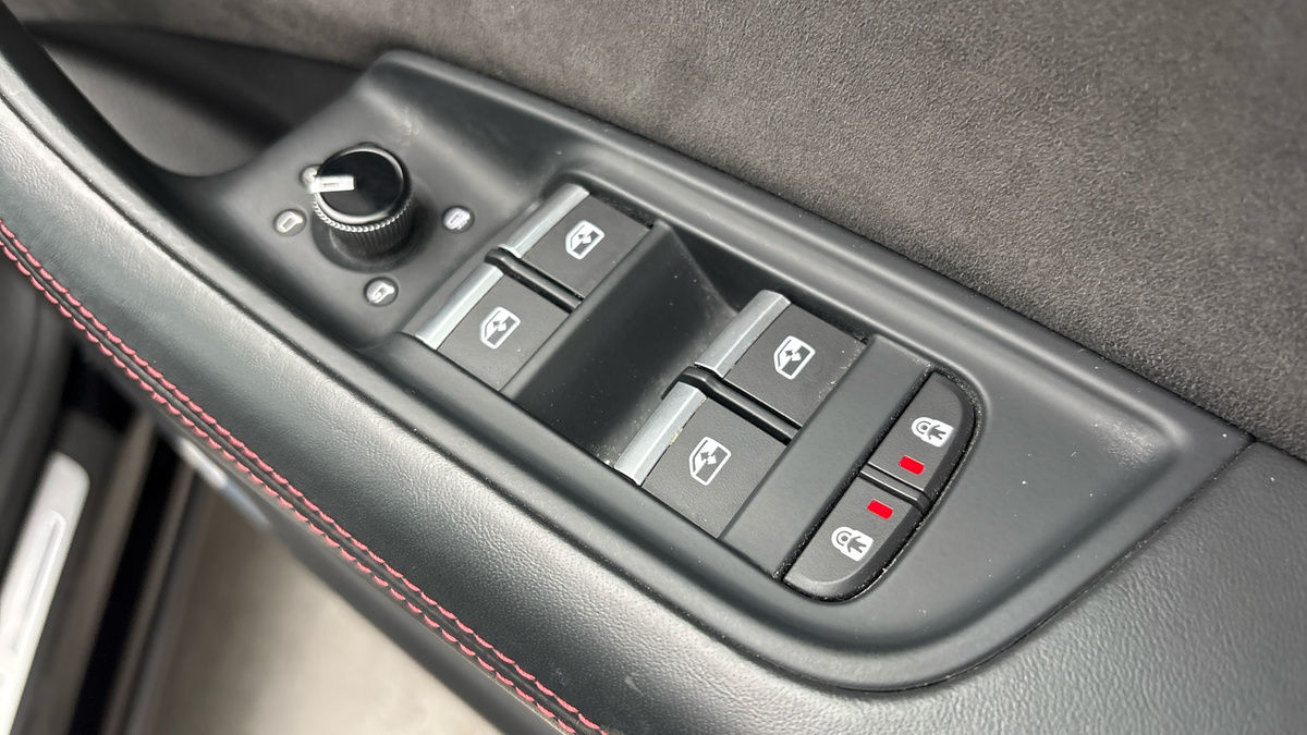Audi RSQ8 Image 27