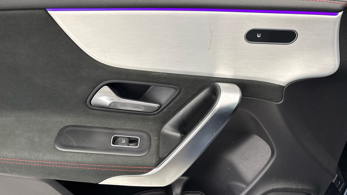 Mercedes-Benz CLA Image 19