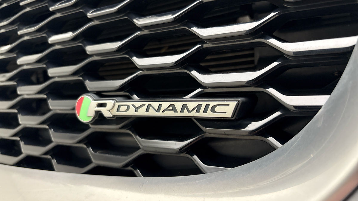 Jaguar E-PACE Image 6