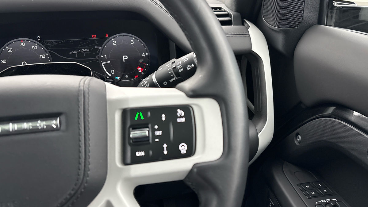 Land Rover Defender 110 Urban Image 14