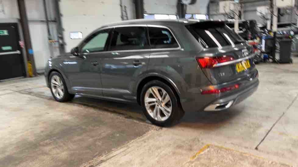 More views of Audi Q7