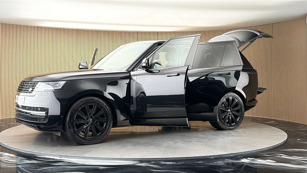 More views of Land Rover Range Rover