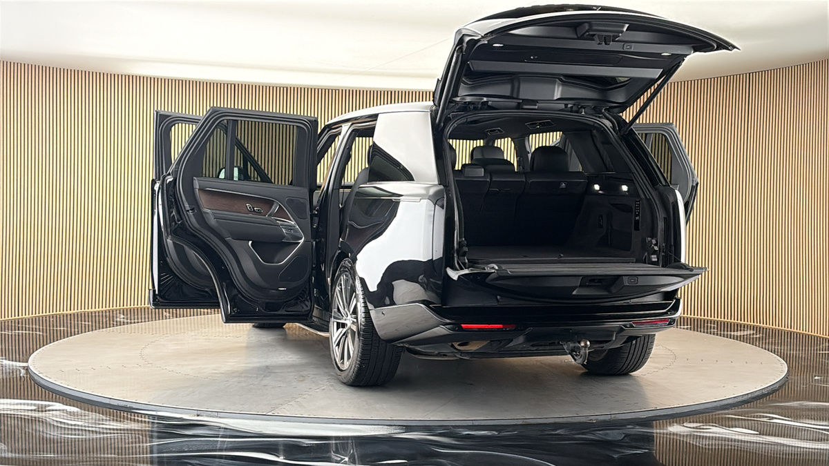 More views of Land Rover Range Rover