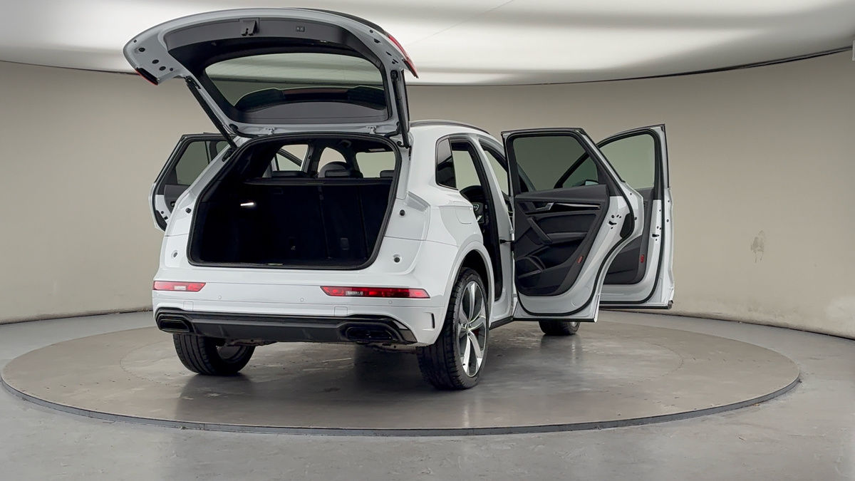 More views of Audi Q5