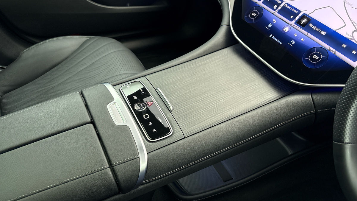 Mercedes-Benz EQE Image 18