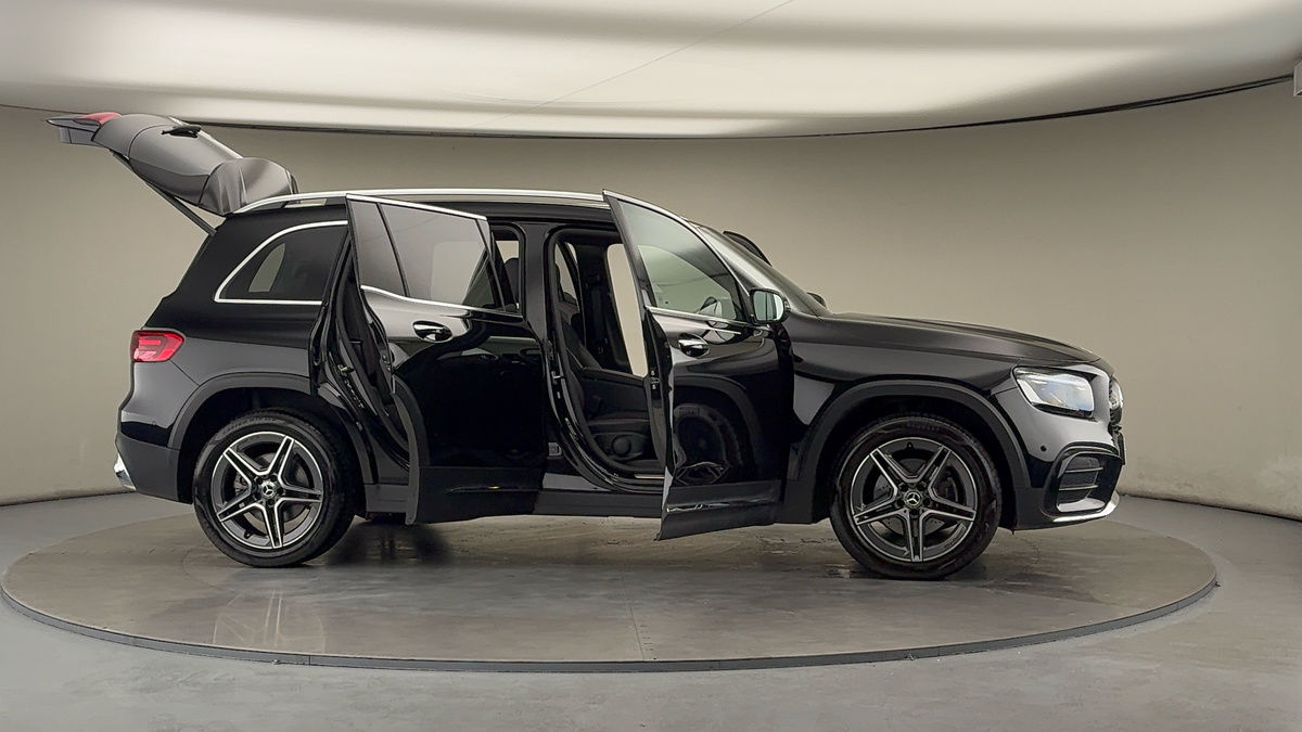 More views of Mercedes-Benz GLB