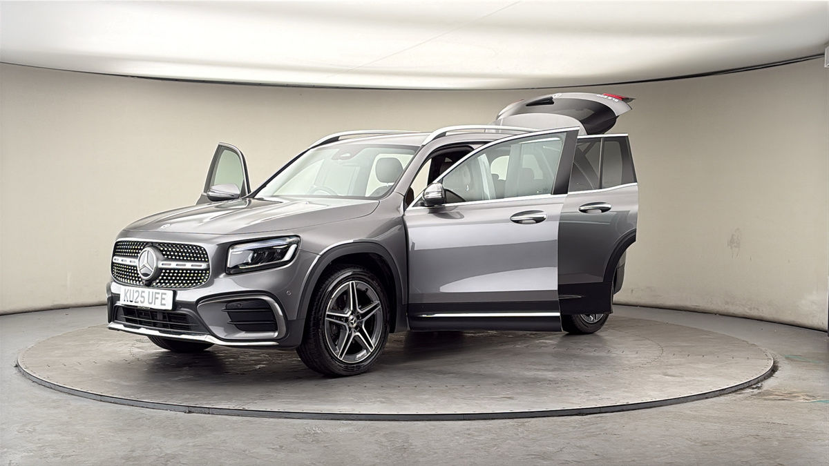 Mercedes-Benz GLB Image 22