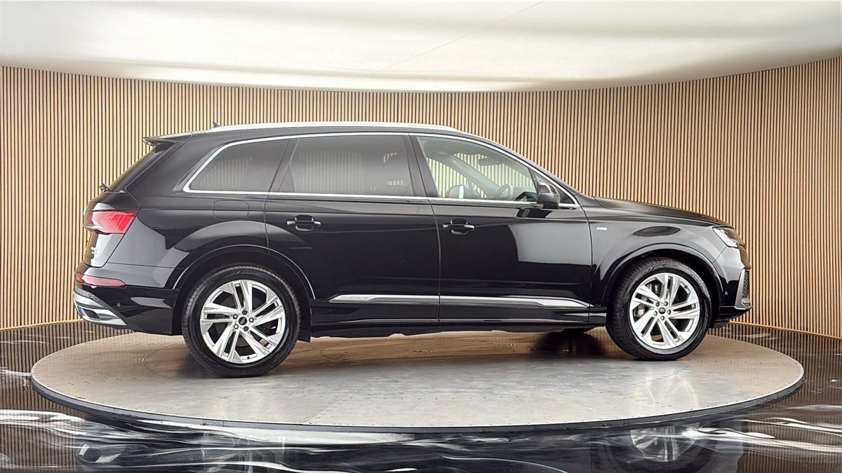 More views of Audi Q7