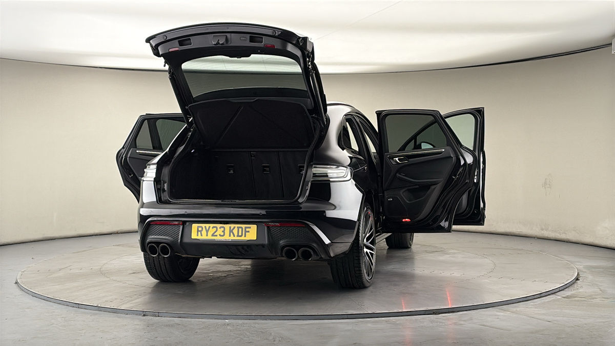 More views of Porsche Macan