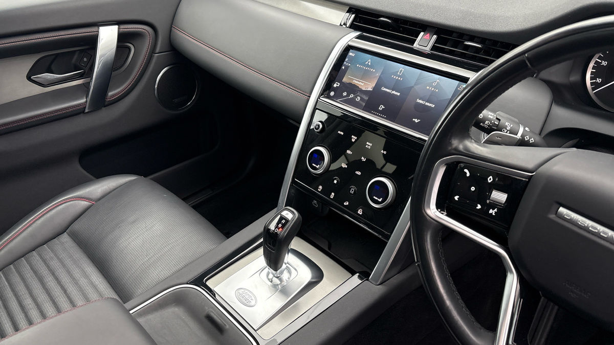 Land Rover Discovery Sport Image 18