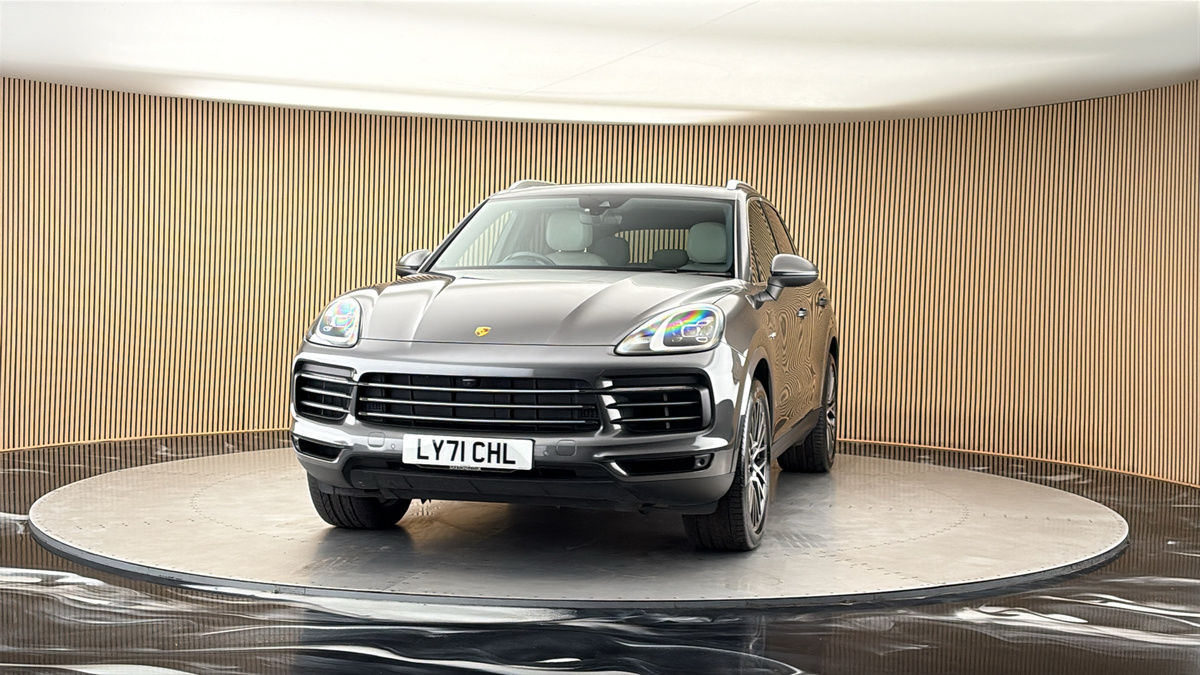 More views of Porsche Cayenne