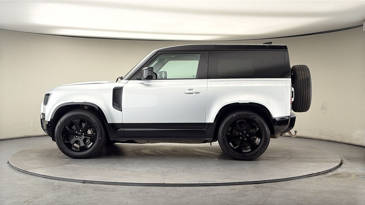 More views of Land Rover Defender 90