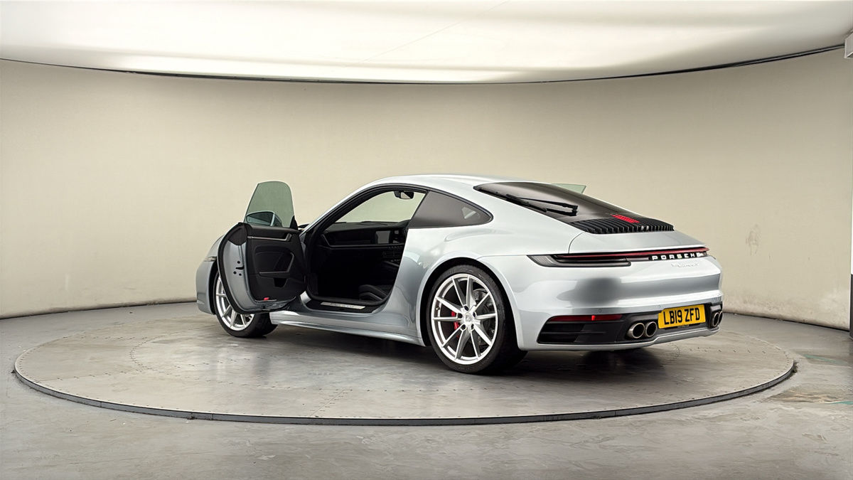 More views of Porsche 911