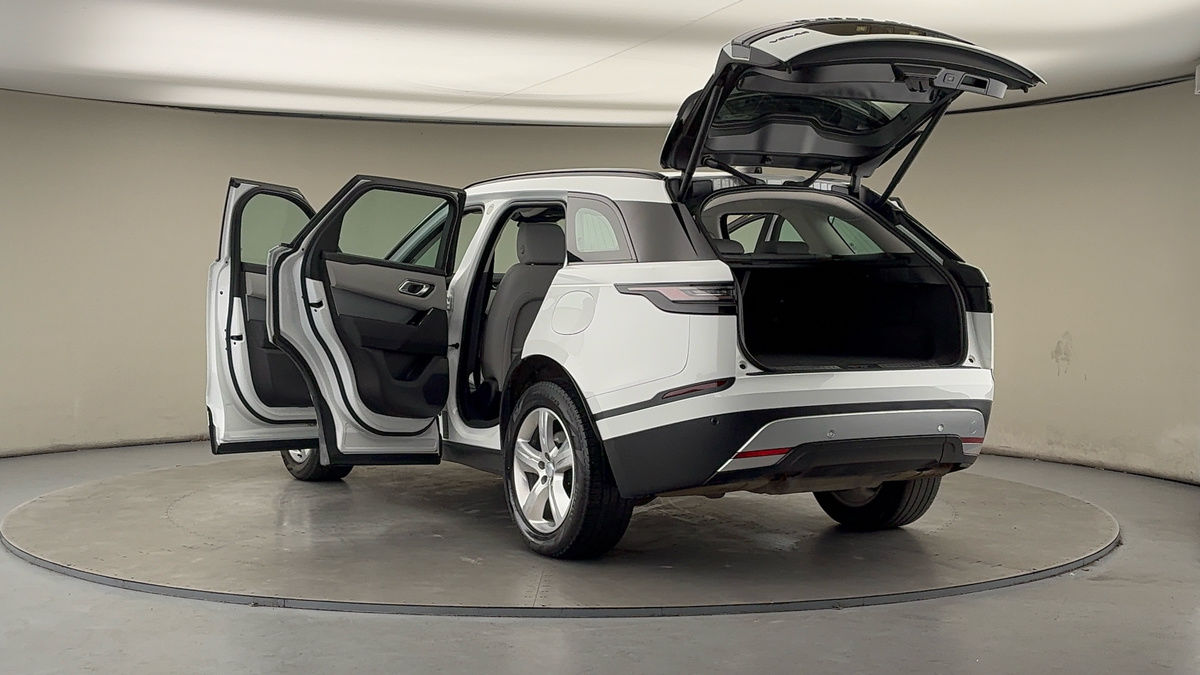 Land Rover Range Rover Velar Image 23