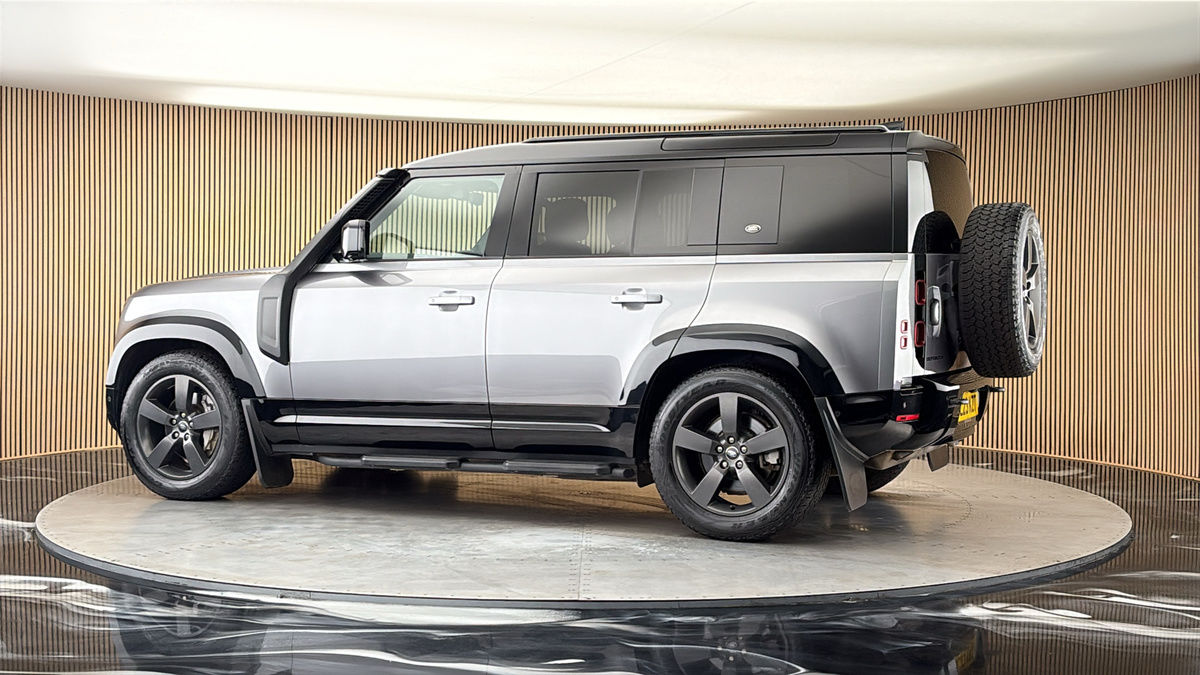 More views of Land Rover Defender 110