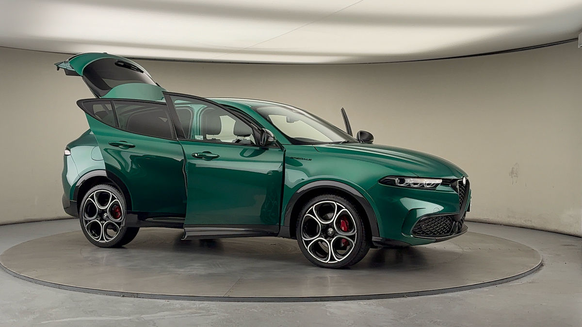 More views of Alfa Romeo Tonale