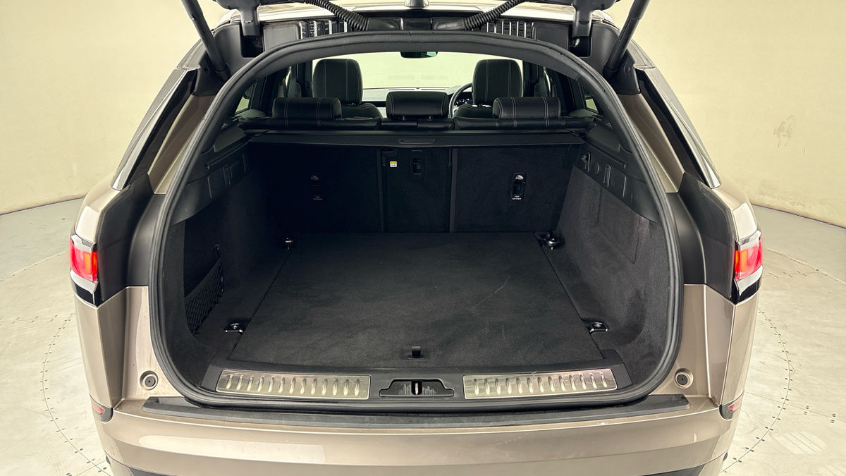 Land Rover Range Rover Velar Image 11